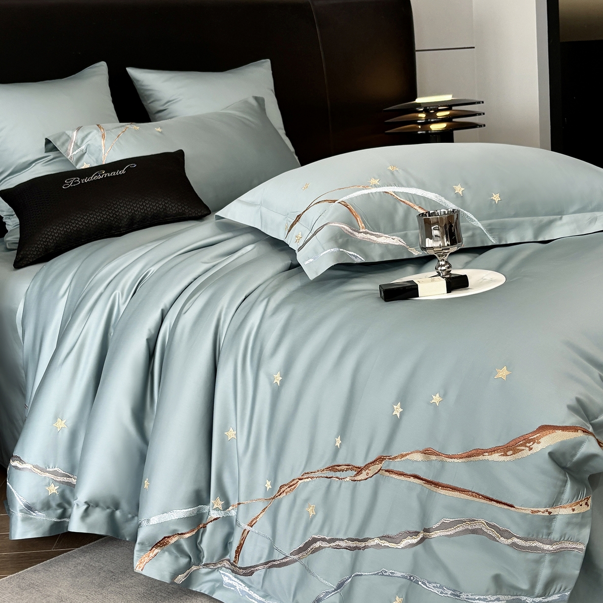 91家纺网 家纺一手货源 找家纺 曼布缇 2026春夏新款长绒棉绣花新品四件套-赛拉罗（严格控价券后378元起）控价超级立减活动后：券后378元起（额外设卷也不能低于此价格）会员减20  赛拉罗-赫蒂青