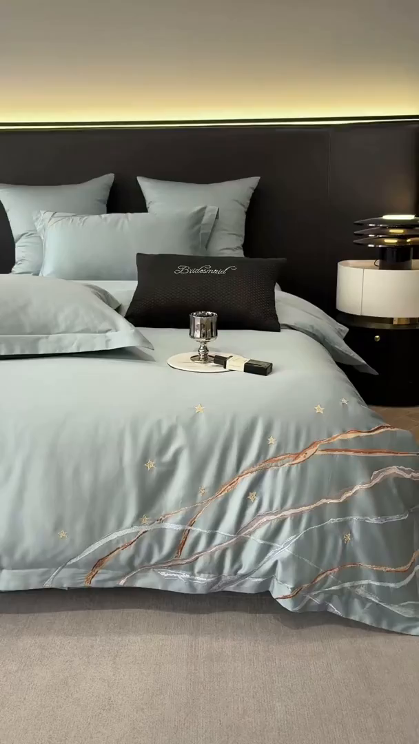 91家纺网 家纺一手货源 找家纺 曼布缇 2026春夏新款长绒棉绣花新品四件套-赛拉罗（严格控价券后378元起）控价超级立减活动后：券后378元起（额外设卷也不能低于此价格）会员减20  赛拉罗-赫蒂青