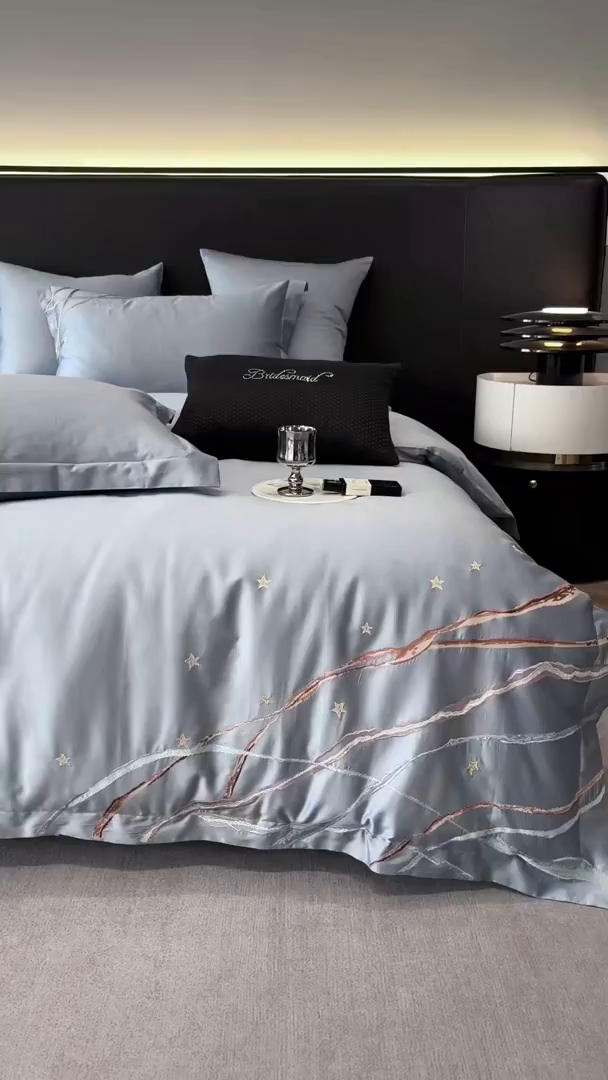 91家纺网 家纺一手货源 找家纺 曼布缇 2026春夏新款长绒棉绣花新品四件套-赛拉罗（严格控价券后378元起）控价超级立减活动后：券后378元起（额外设卷也不能低于此价格）会员减20  赛拉罗-蔚蓝