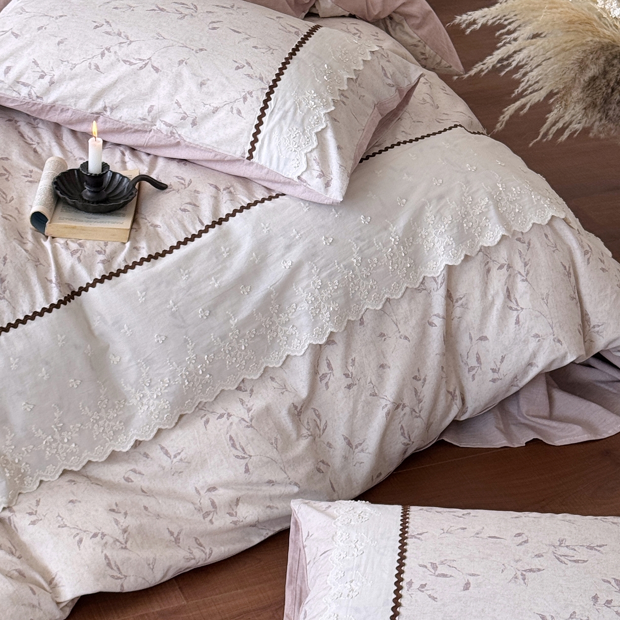 91家纺网 家纺一手货源 找家纺 淑女公社家纺 2026新款法式立体蝴蝶花边棉麻四件套 晚枝 红