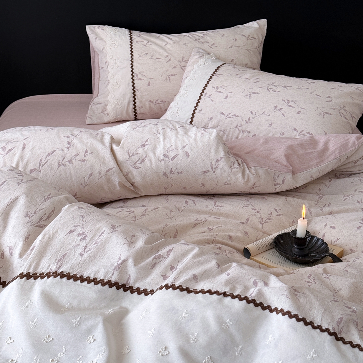 91家纺网 家纺一手货源 找家纺 淑女公社家纺 2026新款法式立体蝴蝶花边棉麻四件套 晚枝 红