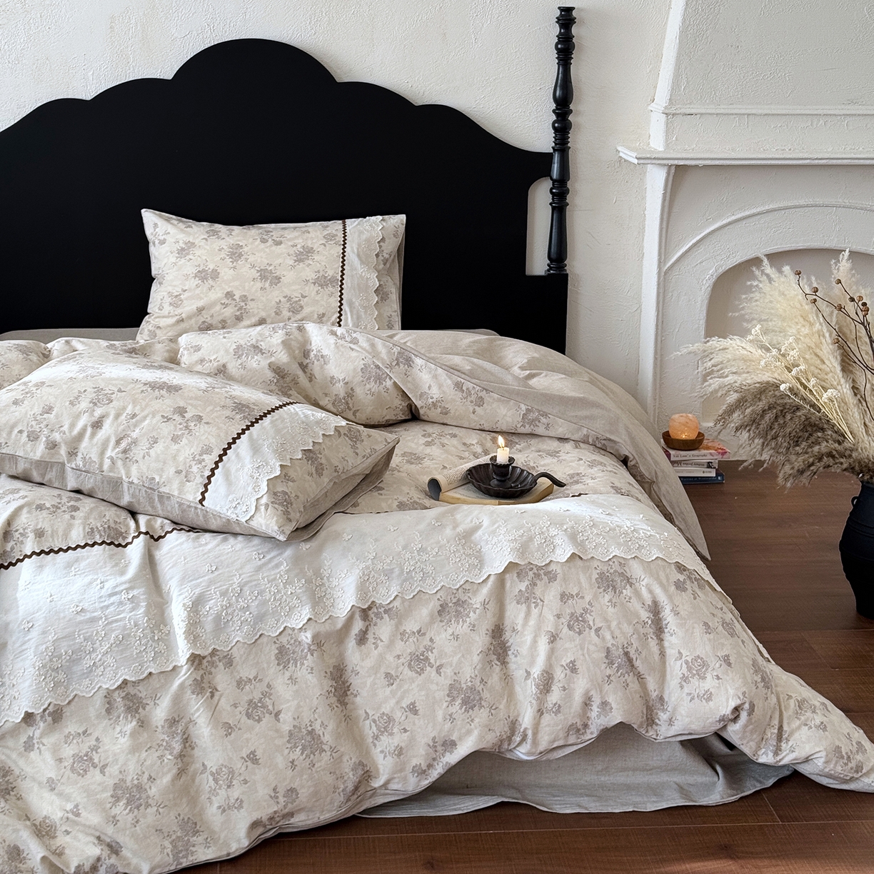 91家纺网 家纺一手货源 找家纺 淑女公社家纺 2026新款法式立体蝴蝶花边棉麻四件套 时雨 咖