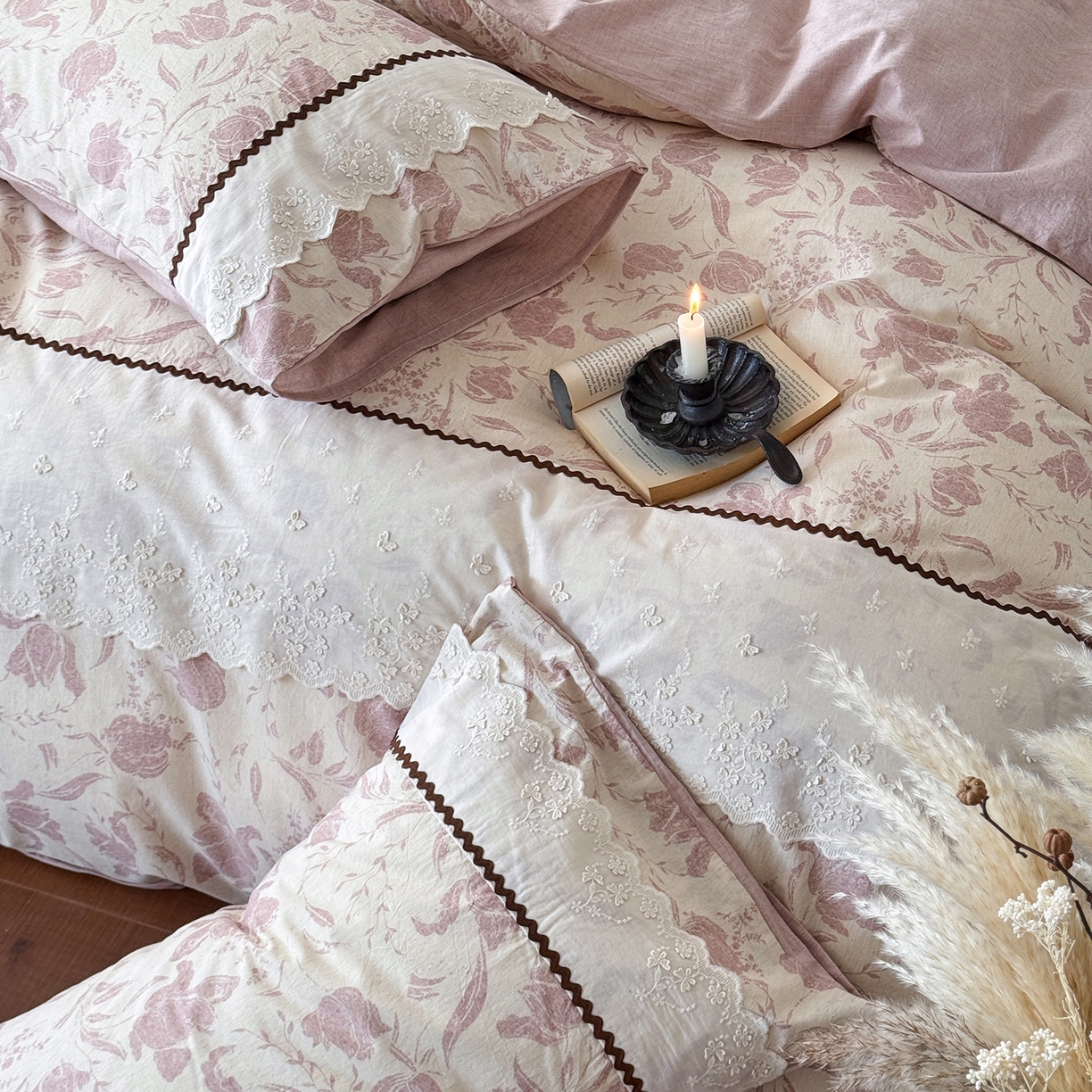 91家纺网 家纺一手货源 找家纺 淑女公社家纺 2026新款法式立体蝴蝶花边棉麻四件套 秋棠 红