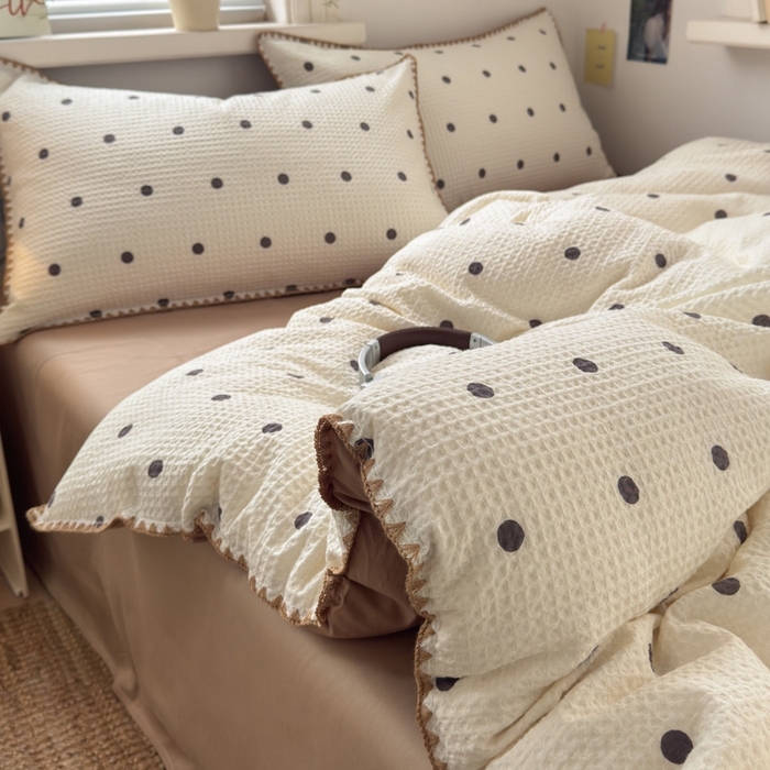 91家纺网 家纺一手货源 找家纺 曼之夏 2026新款A类全棉华夫格提花贝壳边四件套 卡布-白