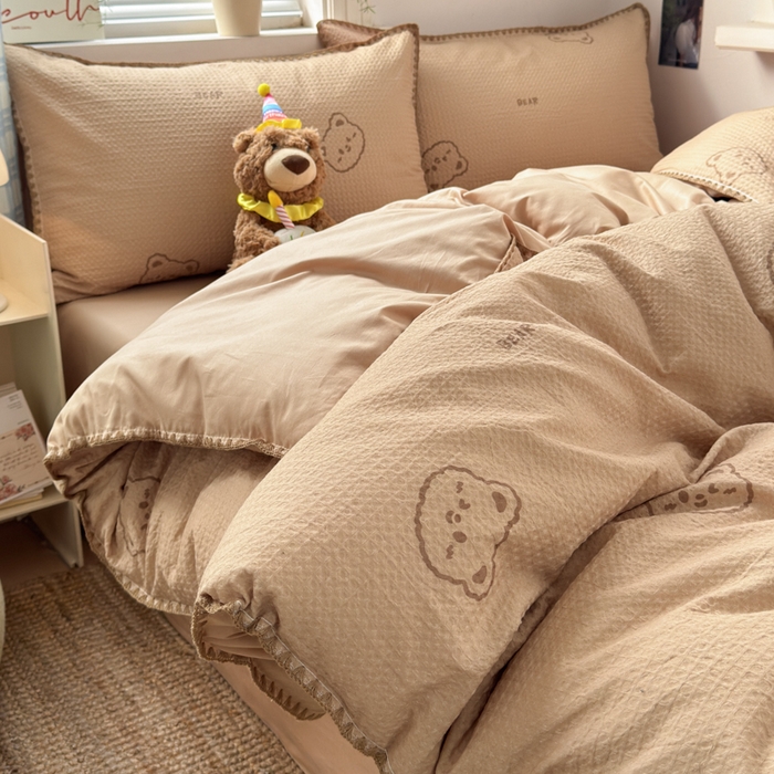 91家纺网 家纺一手货源 找家纺 曼之夏 2026新款A类全棉华夫格提花贝壳边四件套 萌动时光-咖