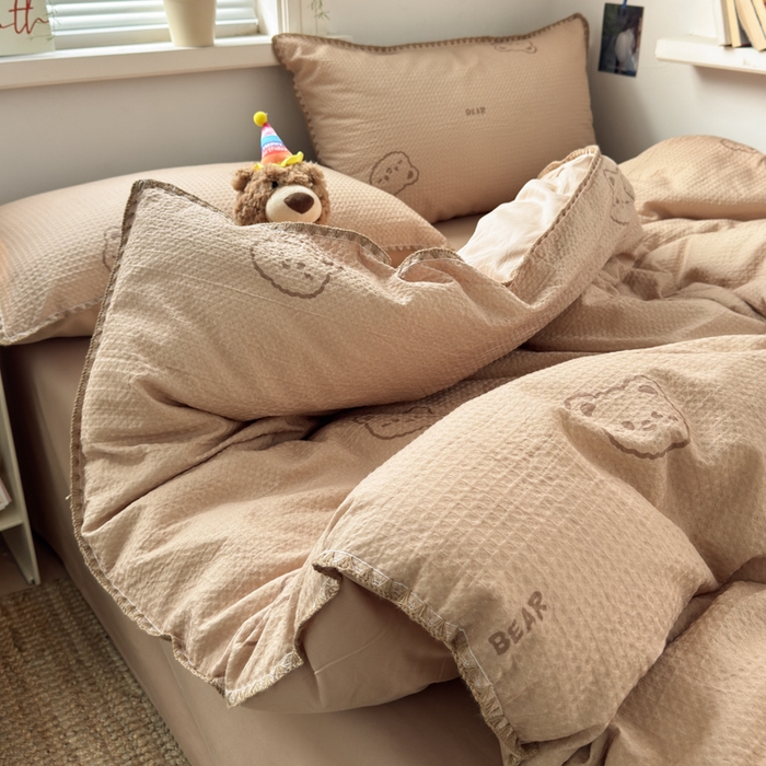 91家纺网 家纺一手货源 找家纺 曼之夏 2026新款A类全棉华夫格提花贝壳边四件套 萌动时光-咖