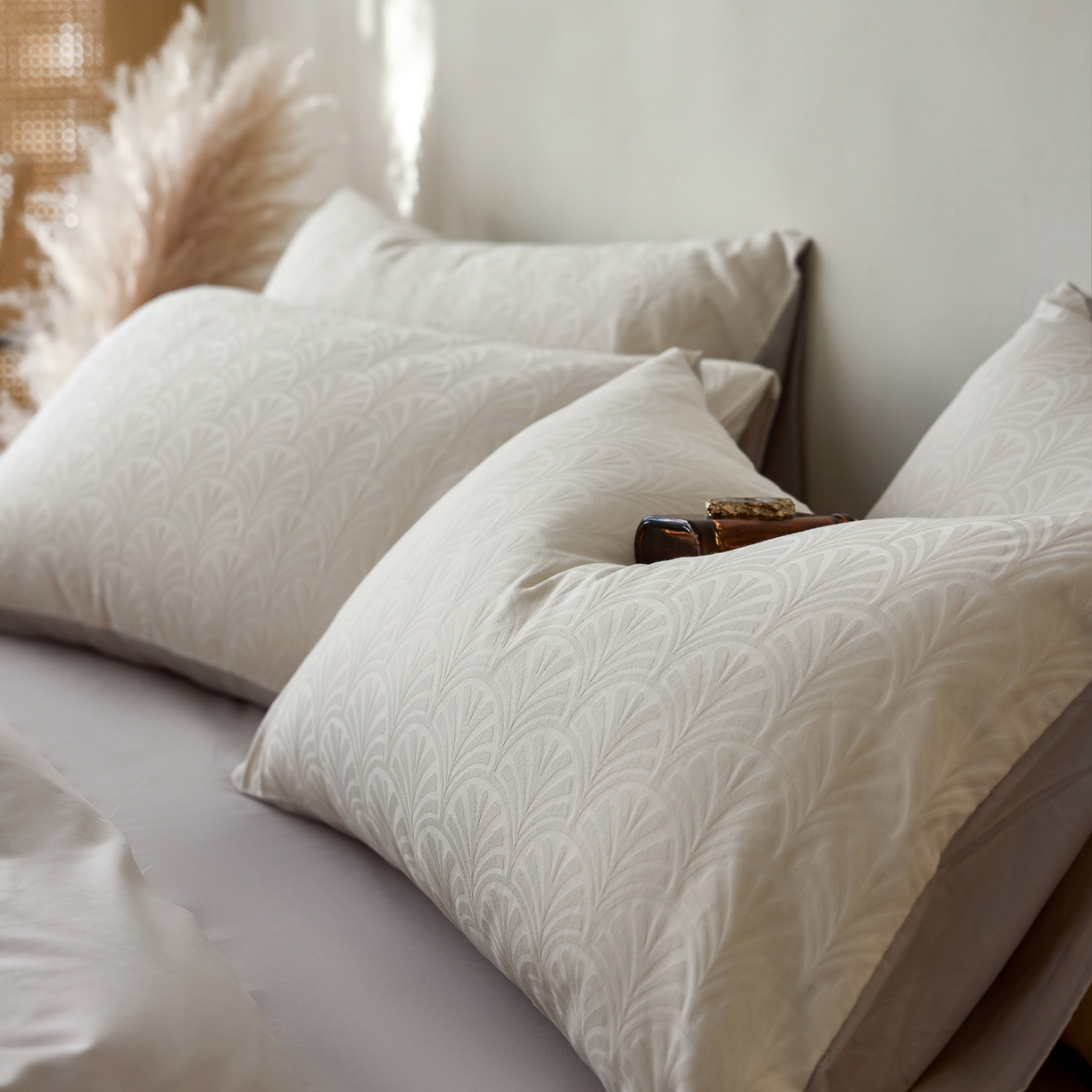 91家纺网 家纺一手货源 找家纺 小懒猪 2026新款亲肤舒适立体全棉纯棉提花四件套-系列三 伊贝卡-奶昔白