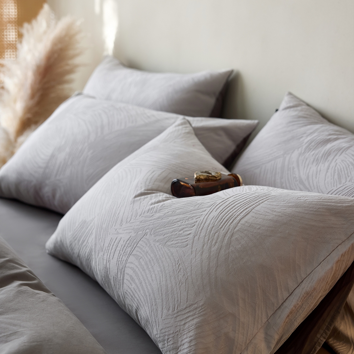 91家纺网 家纺一手货源 找家纺 小懒猪 2026新款亲肤舒适立体全棉纯棉提花四件套-系列三 布兰卡-银灰