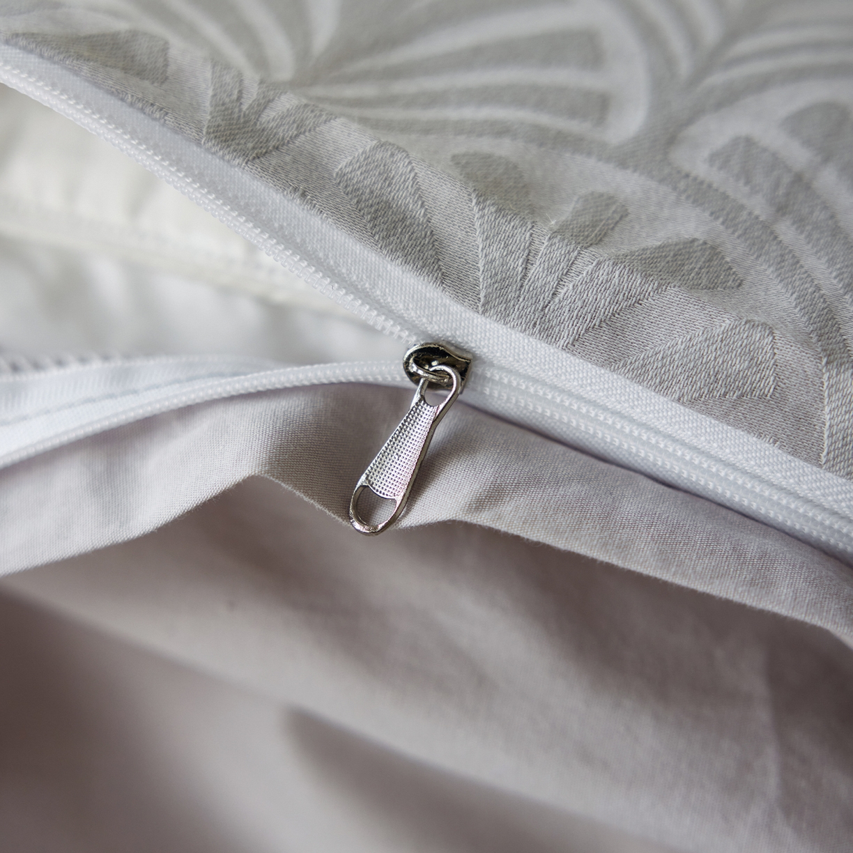 91家纺网 家纺一手货源 找家纺 小懒猪 2026新款亲肤舒适立体全棉纯棉提花四件套-系列三 伊贝卡-银灰