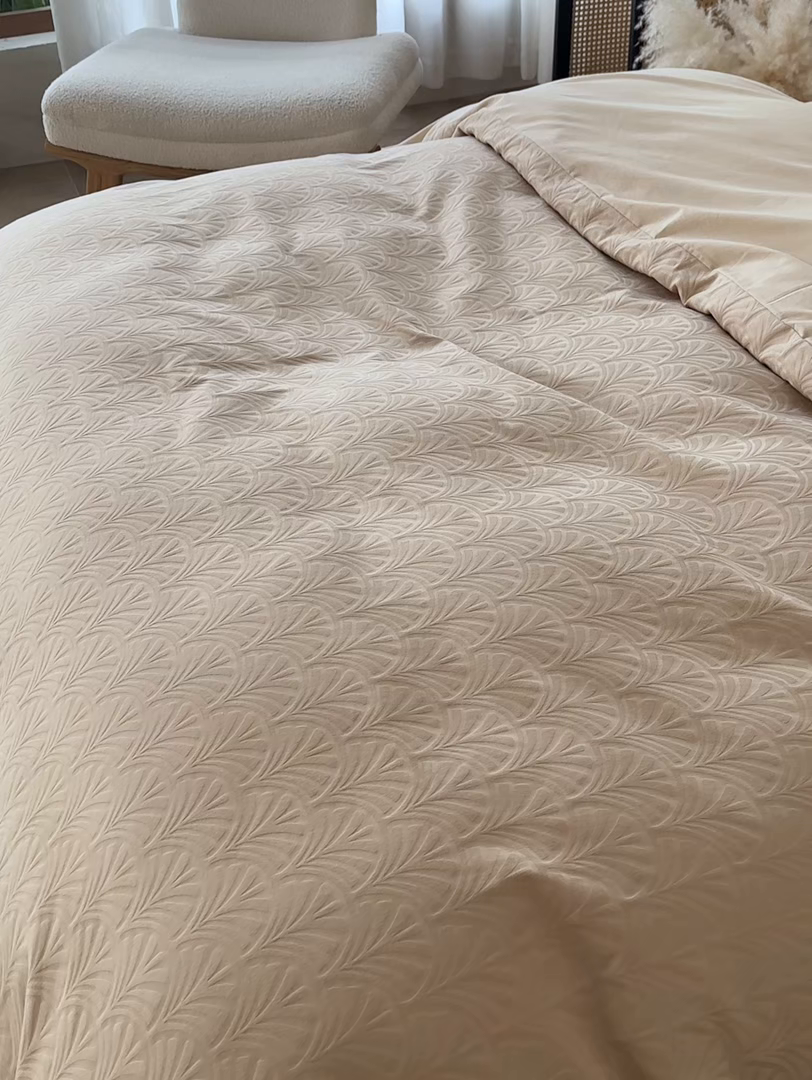 91家纺网 家纺一手货源 找家纺 小懒猪 2026新款亲肤舒适立体全棉纯棉提花四件套-系列三 伊贝卡-米杏