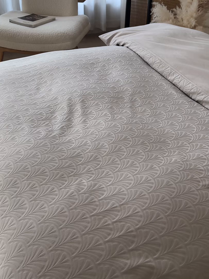 91家纺网 家纺一手货源 找家纺 小懒猪 2026新款亲肤舒适立体全棉纯棉提花四件套-系列三 伊贝卡-银灰