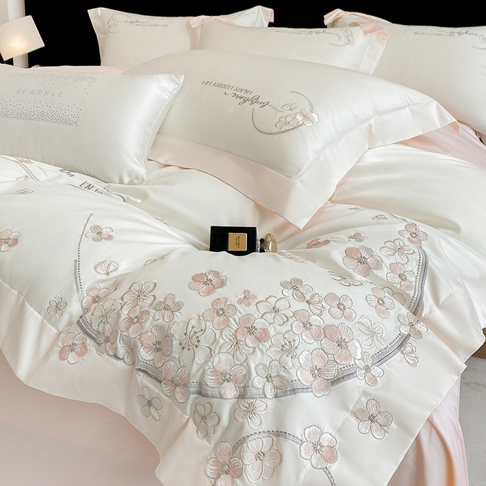 91家纺网 家纺一手货源 找家纺 欣宜家纺 2026春夏新款60支A类新疆长绒棉刺绣轻奢风四件套 樱花-白粉