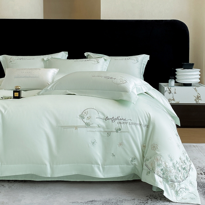 91家纺网 家纺一手货源 找家纺 欣宜家纺 2026春夏新款60支A类新疆长绒棉刺绣轻奢风四件套 樱花-清香绿