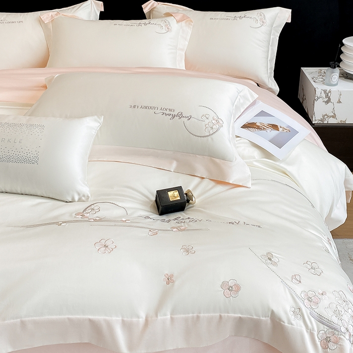 91家纺网 家纺一手货源 找家纺 欣宜家纺 2026春夏新款60支A类新疆长绒棉刺绣轻奢风四件套 樱花-白粉