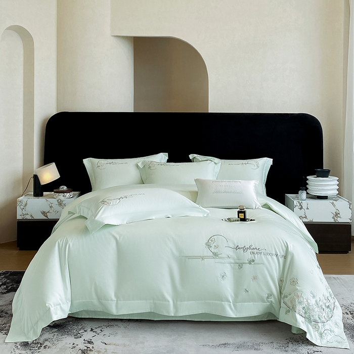 91家纺网 家纺一手货源 找家纺 欣宜家纺 2026春夏新款60支A类新疆长绒棉刺绣轻奢风四件套 樱花-清香绿