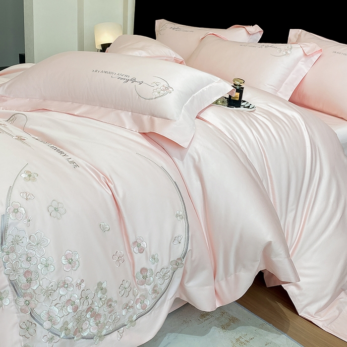 91家纺网 家纺一手货源 找家纺 欣宜家纺 2026春夏新款60支A类新疆长绒棉刺绣轻奢风四件套 樱花-少女粉