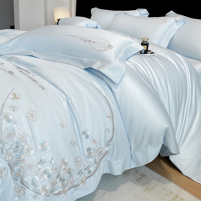 91家纺网 家纺一手货源 找家纺 欣宜家纺 2026春夏新款60支A类新疆长绒棉刺绣轻奢风四件套 樱花-天天蓝