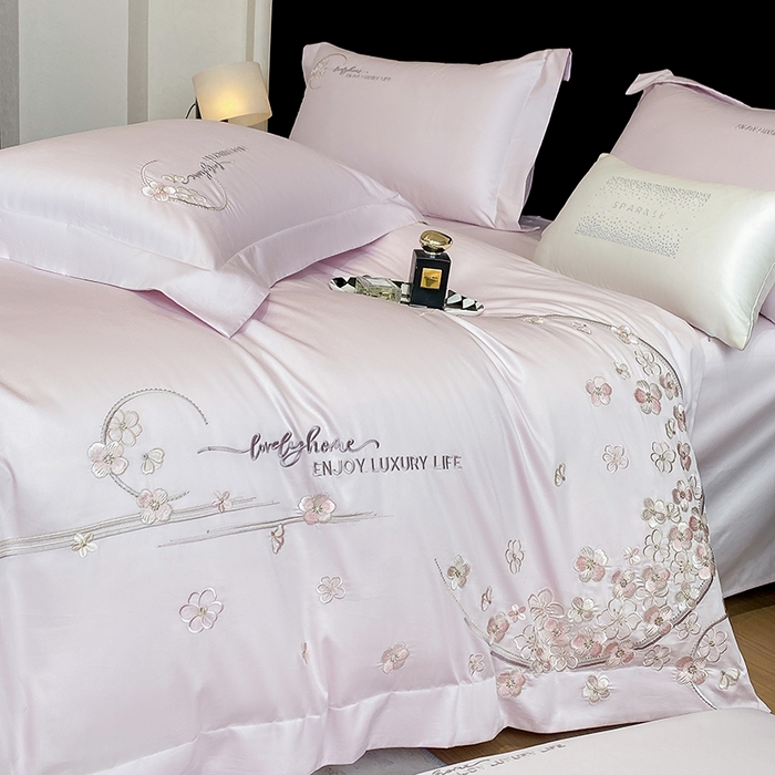 91家纺网 家纺一手货源 找家纺 欣宜家纺 2026春夏新款60支A类新疆长绒棉刺绣轻奢风四件套 樱花-香芋紫