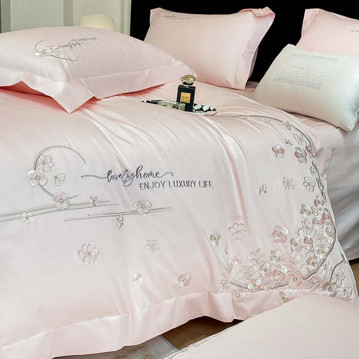 91家纺网 家纺一手货源 找家纺 欣宜家纺 2026春夏新款60支A类新疆长绒棉刺绣轻奢风四件套 樱花-少女粉