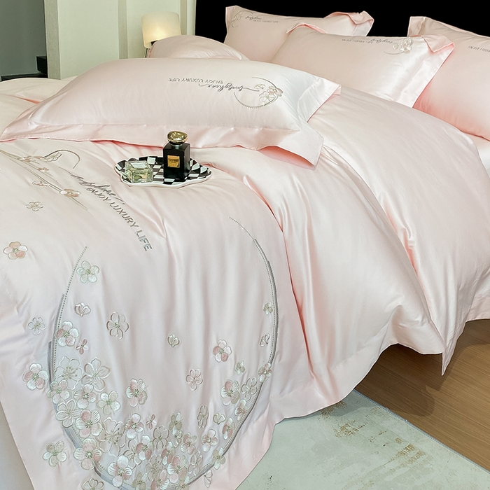 91家纺网 家纺一手货源 找家纺 欣宜家纺 2026春夏新款60支A类新疆长绒棉刺绣轻奢风四件套 樱花-少女粉