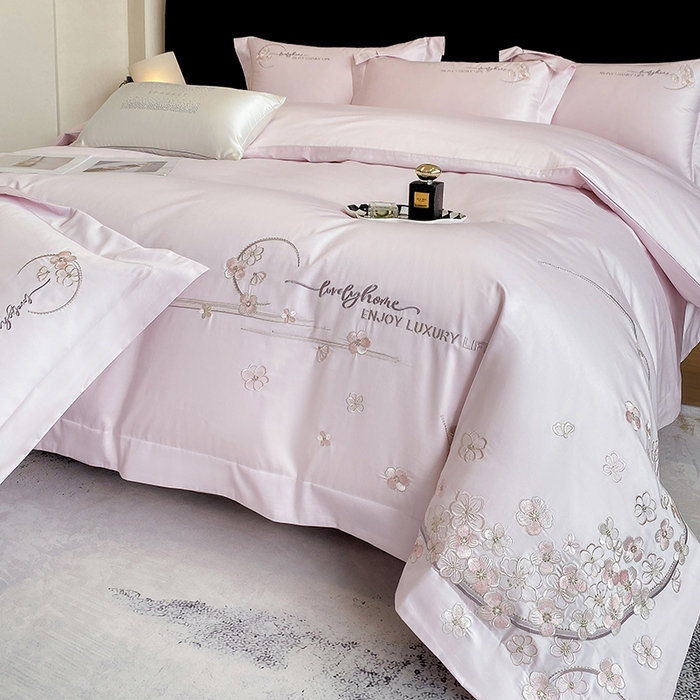 91家纺网 家纺一手货源 找家纺 欣宜家纺 2026春夏新款60支A类新疆长绒棉刺绣轻奢风四件套 樱花-香芋紫