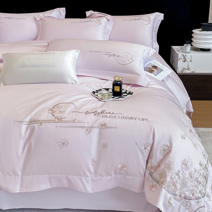 91家纺网 家纺一手货源 找家纺 欣宜家纺 2026春夏新款60支A类新疆长绒棉刺绣轻奢风四件套 樱花-香芋紫