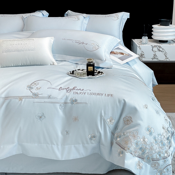 91家纺网 家纺一手货源 找家纺 欣宜家纺 2026春夏新款60支A类新疆长绒棉刺绣轻奢风四件套 樱花-天天蓝