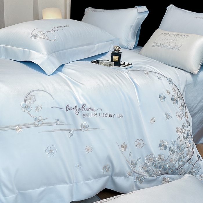 91家纺网 家纺一手货源 找家纺 欣宜家纺 2026春夏新款60支A类新疆长绒棉刺绣轻奢风四件套 樱花-天天蓝