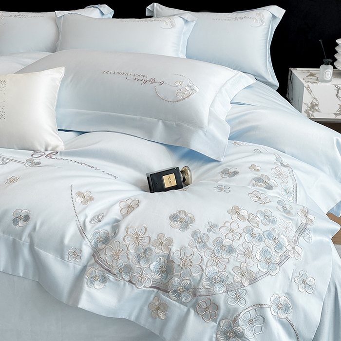 91家纺网 家纺一手货源 找家纺 欣宜家纺 2026春夏新款60支A类新疆长绒棉刺绣轻奢风四件套 樱花-天天蓝