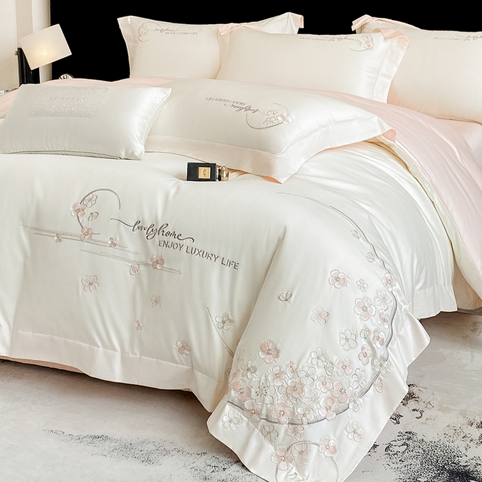 91家纺网 家纺一手货源 找家纺 欣宜家纺 2026春夏新款60支A类新疆长绒棉刺绣轻奢风四件套 樱花-白粉