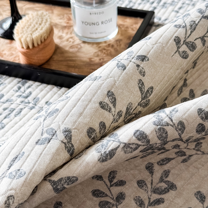 91家纺网 家纺一手货源 找家纺 （总）yyds网供 2026春夏季A类全棉水洗棉夹棉床盖三件套绗缝印花卉ins风四季通用多功能榻榻米 会员优惠 A层全棉+B层羽丝棉+C层全棉 这个价格为销售控价