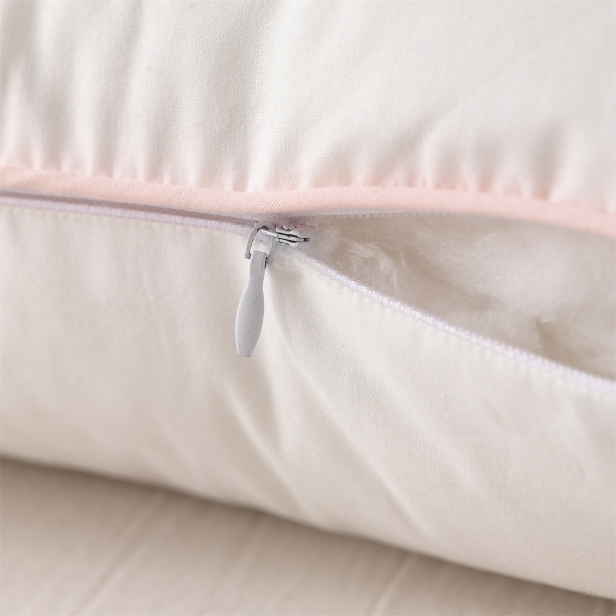 91家纺网 家纺一手货源 找家纺 织布人 2026新款A类全棉卡通软枕枕头枕芯 LOVE小猫咪