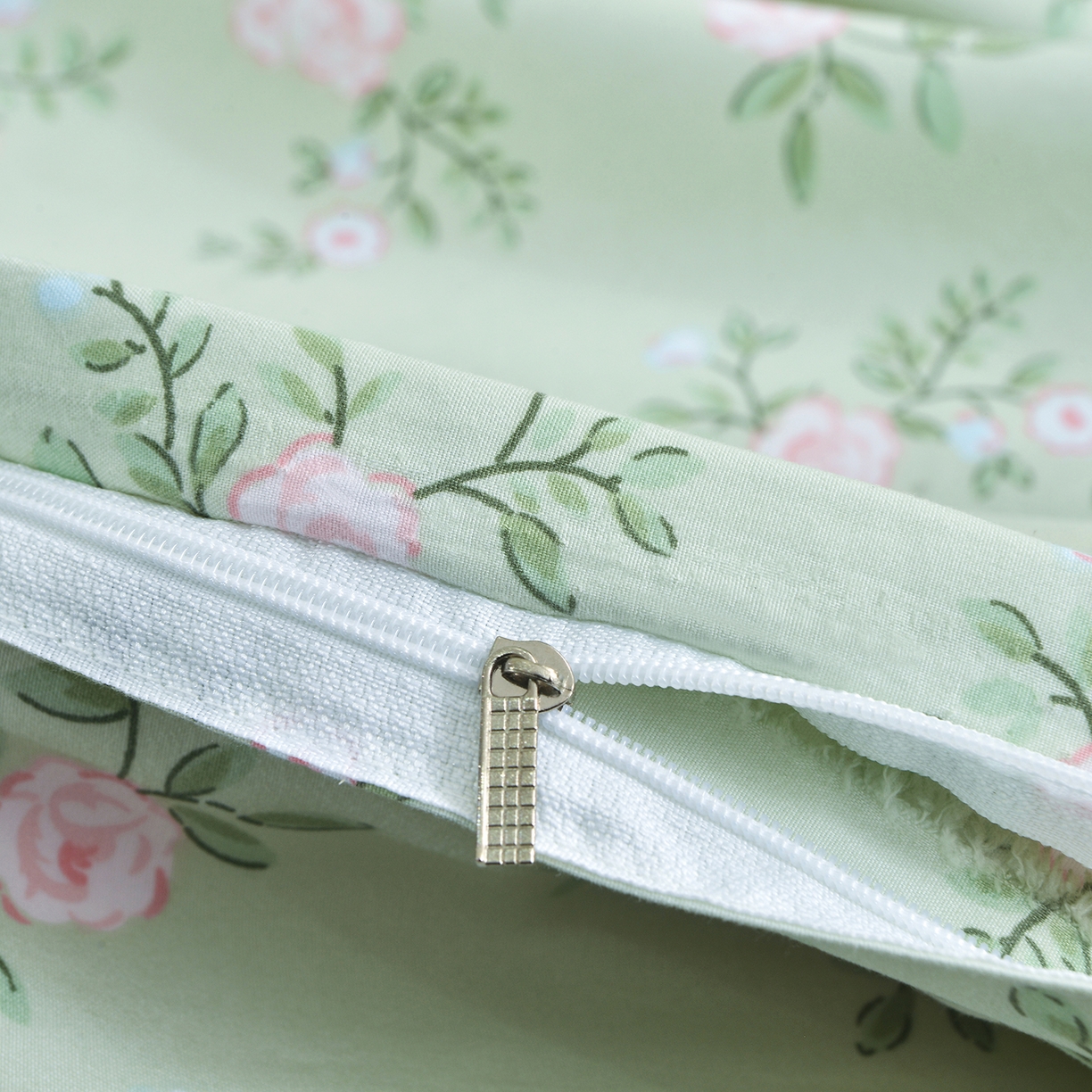 91家纺网 家纺一手货源 找家纺 小雨家纺 2026新款云锦棉韩版印花单被套系列 绿野仙踪9019山野绿