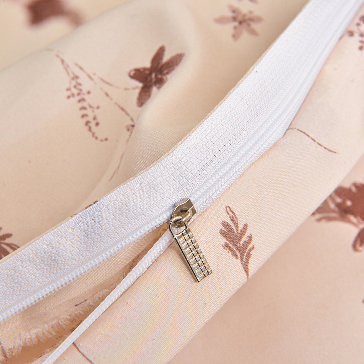 91家纺网 家纺一手货源 找家纺 小雨家纺 2026新款云锦棉韩版印花单被套系列 花屿（拿铁棕）