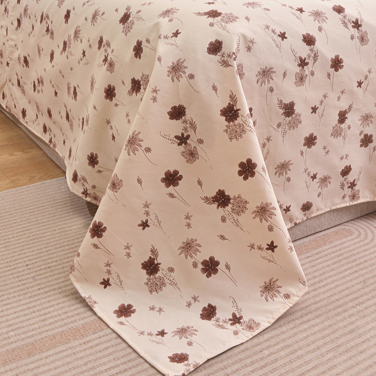 91家纺网 家纺一手货源 找家纺 小雨家纺 2026新款云锦棉韩版印花单床单系列 花屿（拿铁棕）