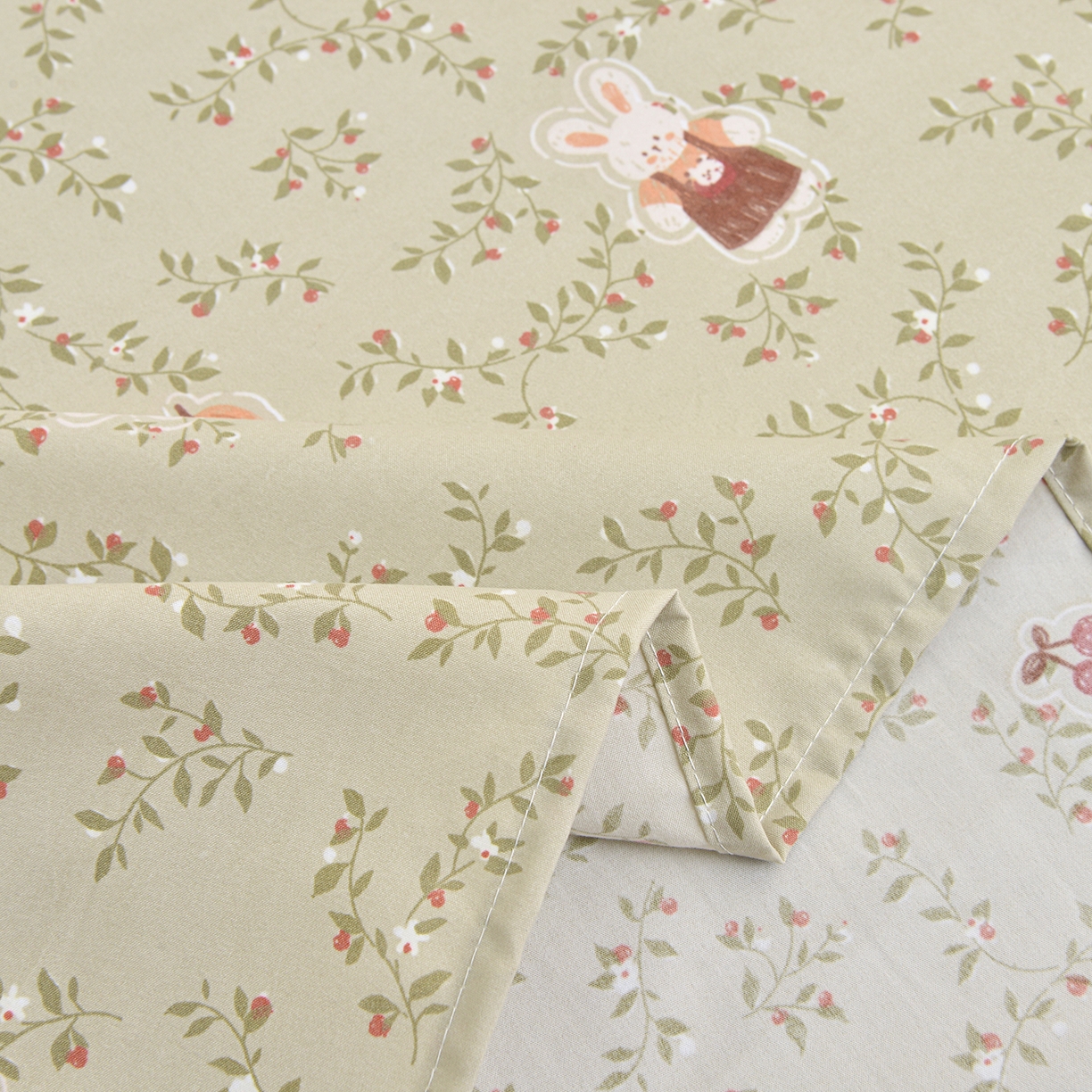 91家纺网 家纺一手货源 找家纺 小雨家纺 2026新款云锦棉韩版印花单床单系列 爱乐兔（拿铁棕）