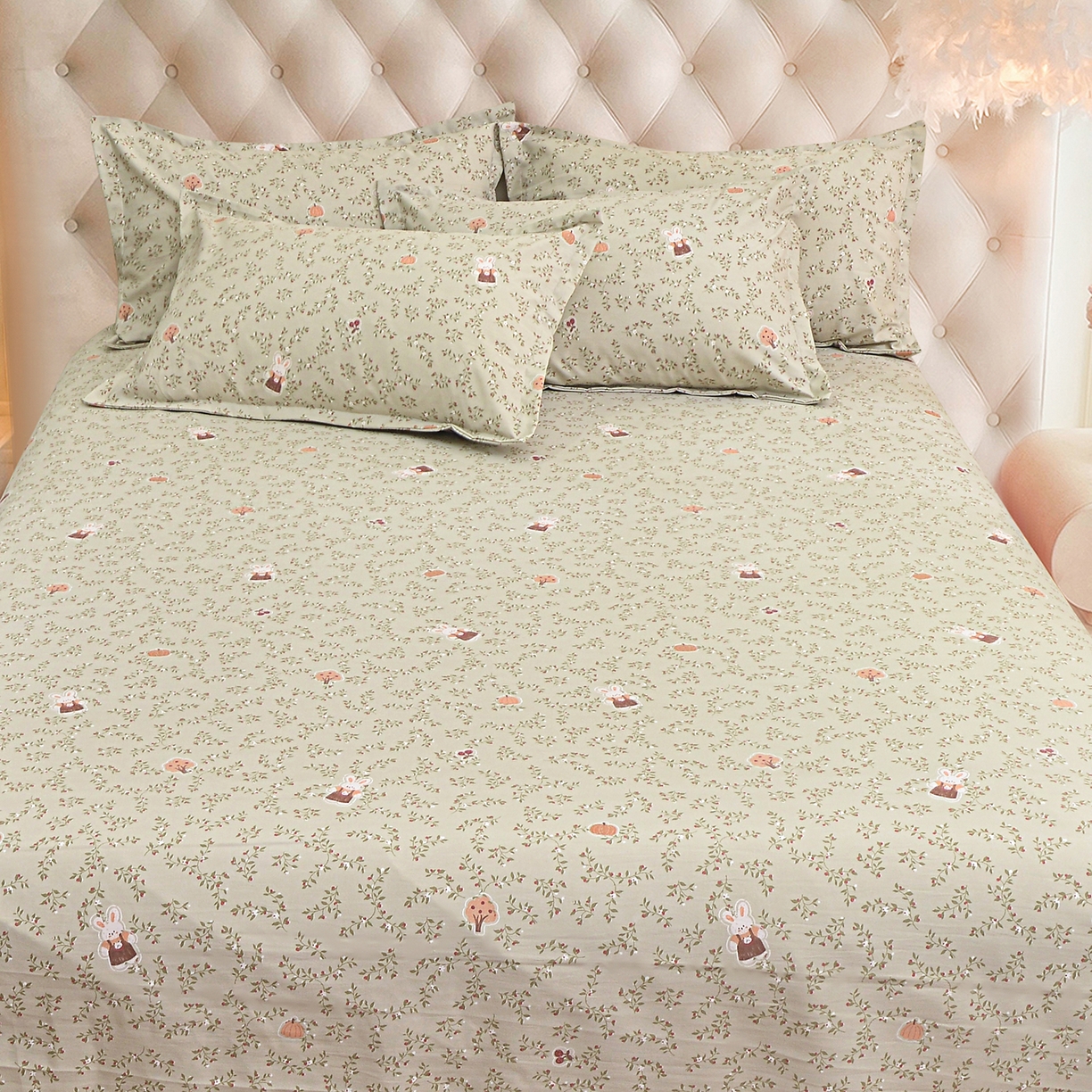 91家纺网 家纺一手货源 找家纺 小雨家纺 2026新款云锦棉韩版印花单床单系列 爱乐兔（拿铁棕）