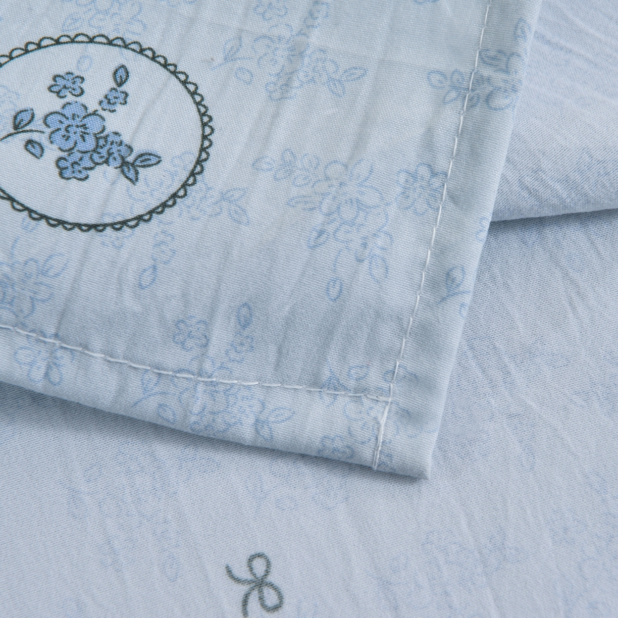 91家纺网 家纺一手货源 找家纺 小雨家纺 2026新款云锦棉韩版印花单床单系列 花香漫漫