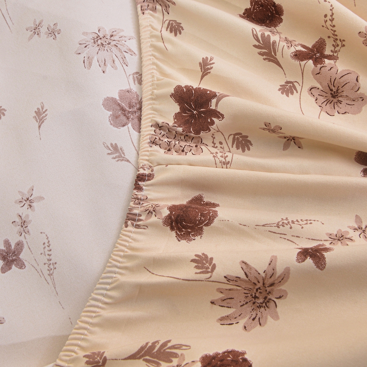 91家纺网 家纺一手货源 找家纺 小雨家纺 2026新款云锦棉韩版印花单床笠系列 花屿（拿铁棕）