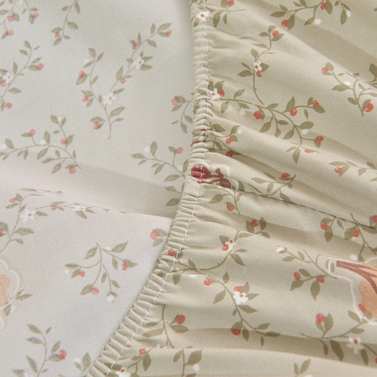 91家纺网 家纺一手货源 找家纺 小雨家纺 2026新款云锦棉韩版印花单床笠系列 爱乐兔（拿铁棕）