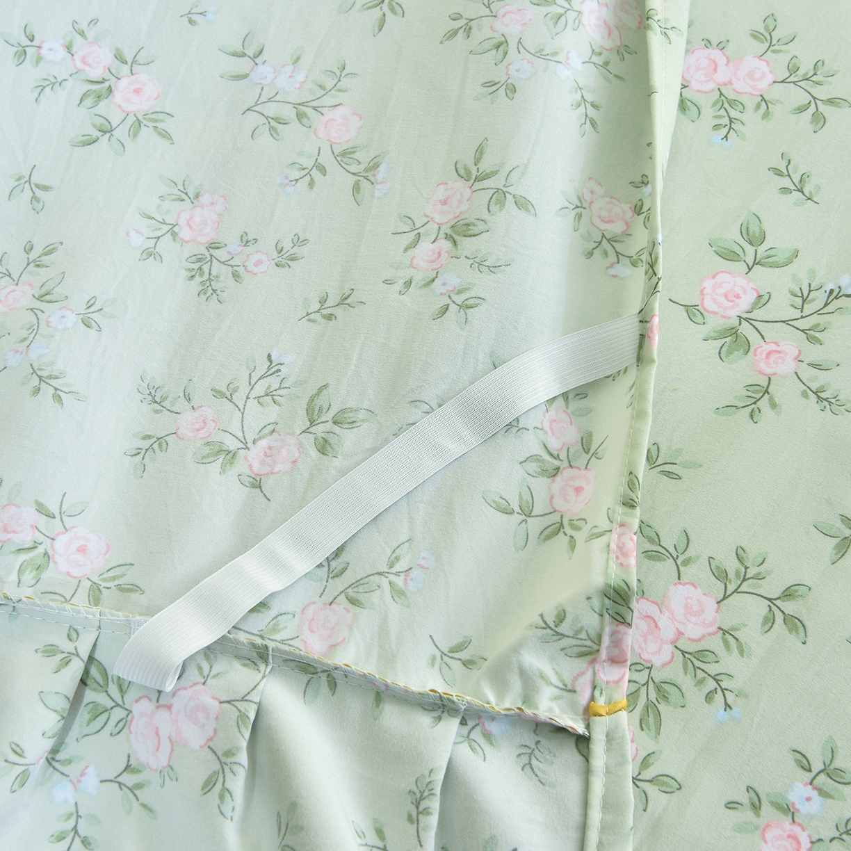 91家纺网 家纺一手货源 找家纺 小雨家纺 2026新款云锦棉韩版印花单床裙系列 绿野仙踪9019山野绿