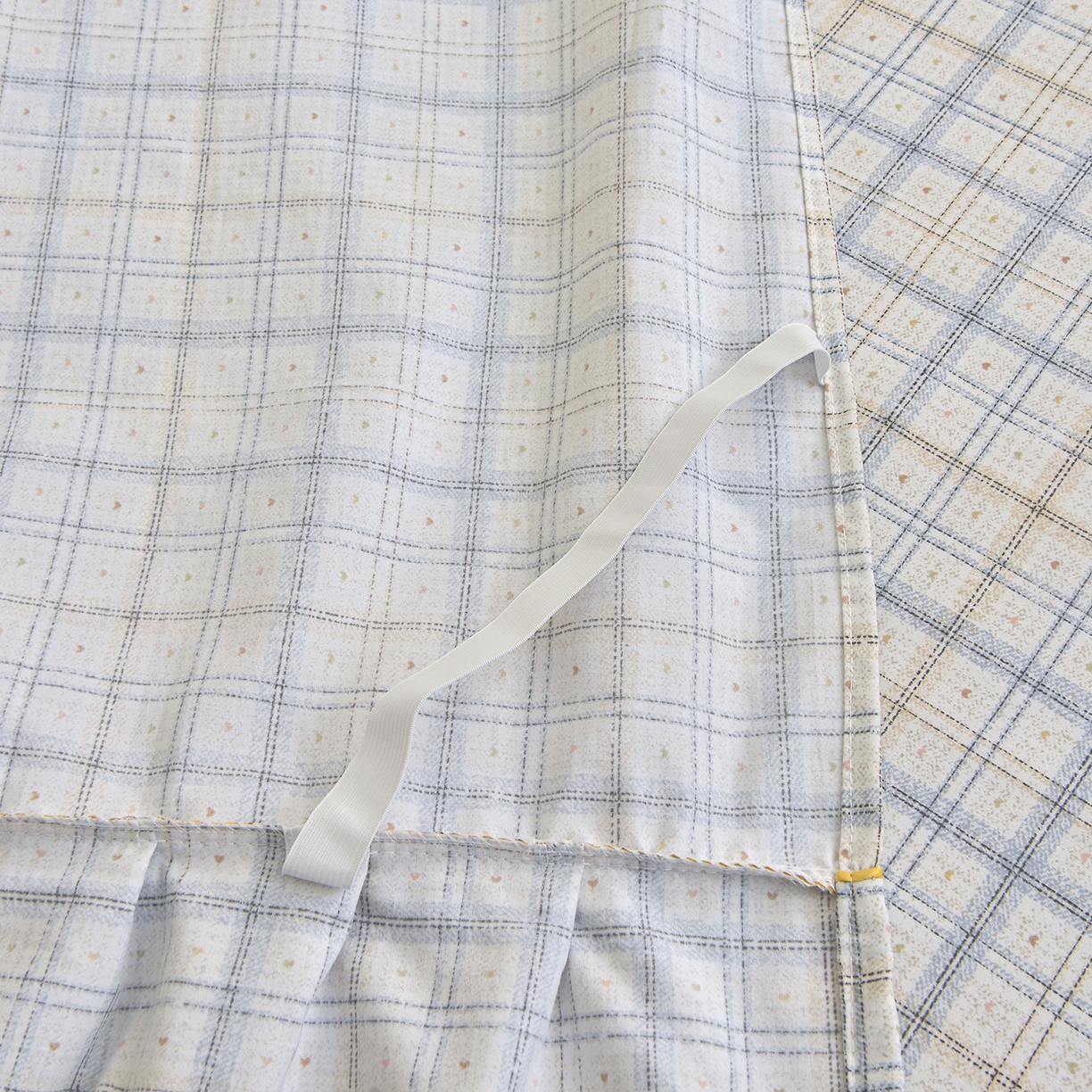 91家纺网 家纺一手货源 找家纺 小雨家纺 2026新款云锦棉韩版印花单床裙系列 卡德尔（星河灰）