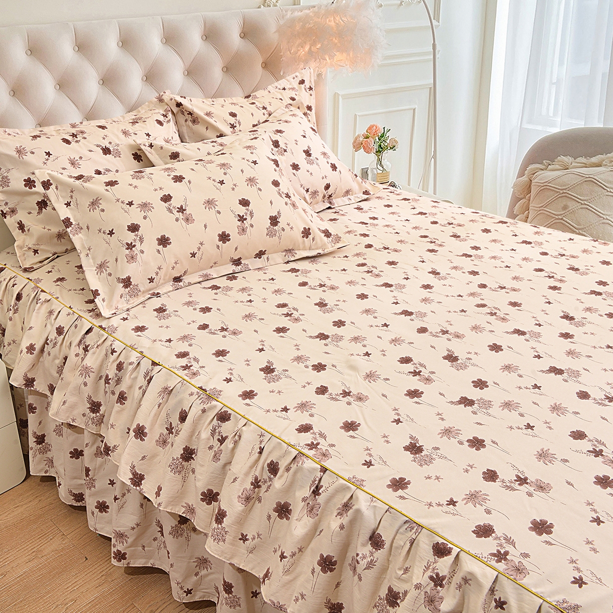 91家纺网 家纺一手货源 找家纺 小雨家纺 2026新款云锦棉韩版印花单床裙系列 花屿（拿铁棕）