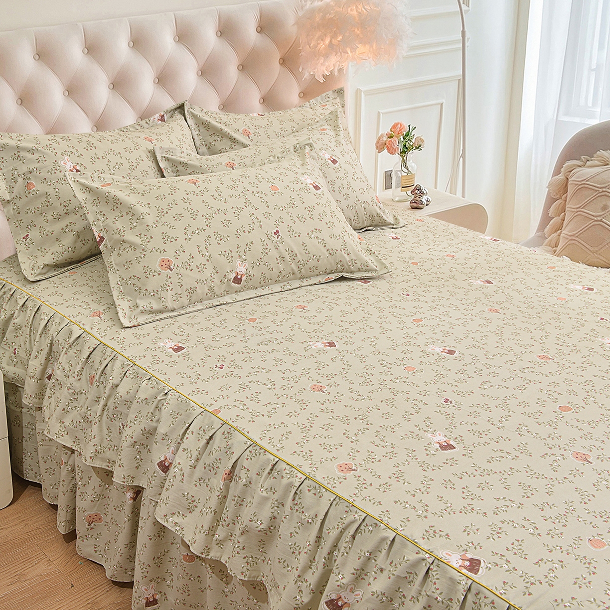 91家纺网 家纺一手货源 找家纺 小雨家纺 2026新款云锦棉韩版印花单床裙系列 爱乐兔（拿铁棕）