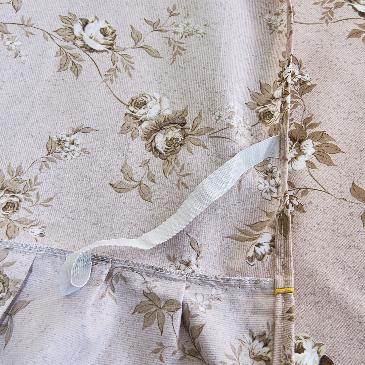 91家纺网 家纺一手货源 找家纺 小雨家纺 2026新款云锦棉韩版印花单床裙系列 花屿9055咖拿铁棕