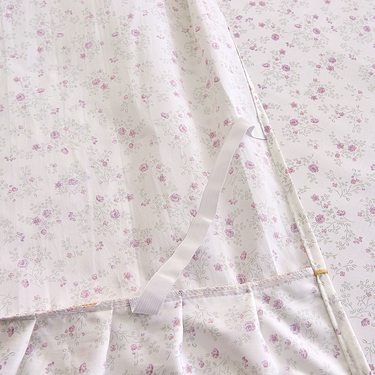 91家纺网 家纺一手货源 找家纺 小雨家纺 2026新款云锦棉韩版印花单床裙系列 花盎然9018雪青