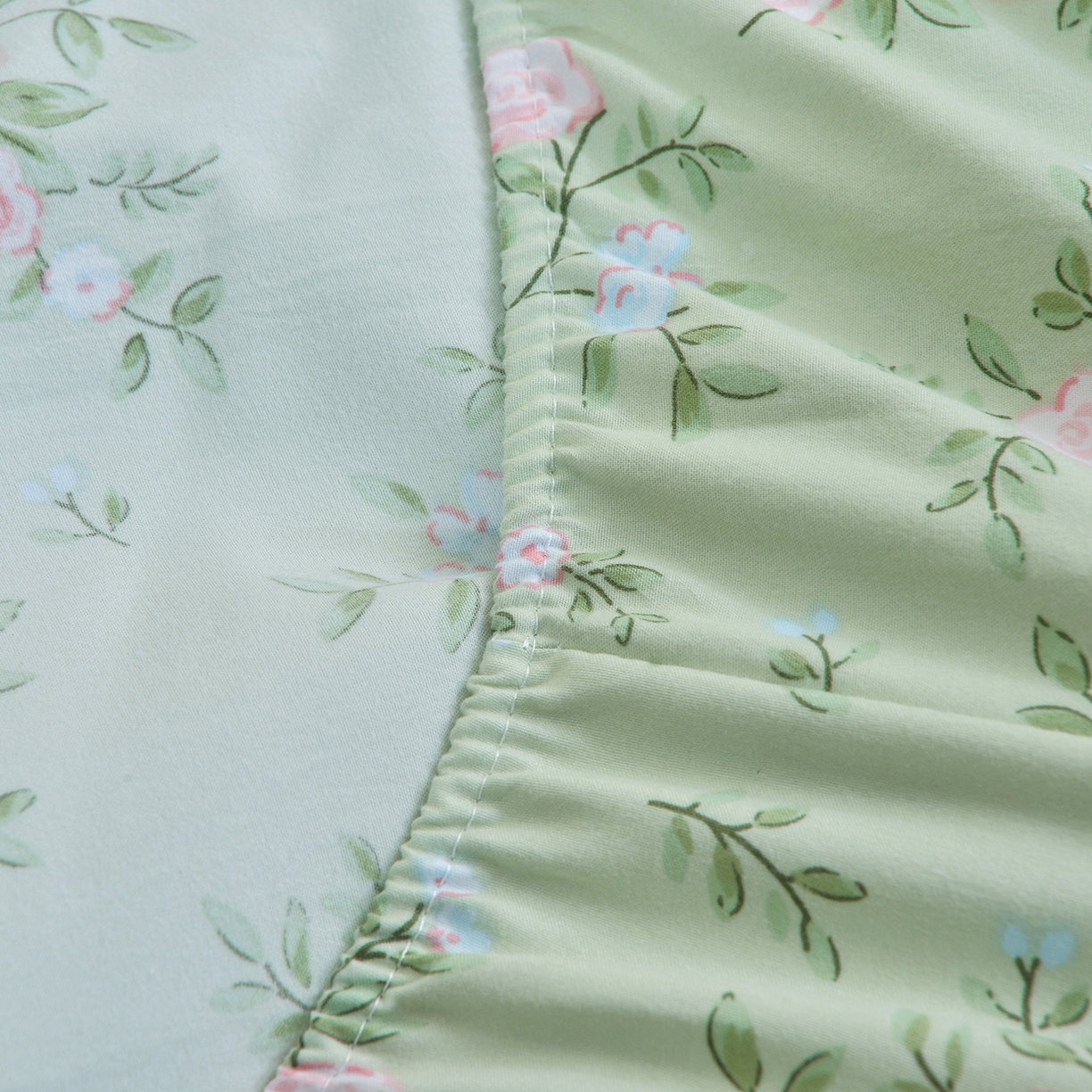 91家纺网 家纺一手货源 找家纺 小雨家纺 2026新款云锦棉韩版印花四件套系列 绿野仙踪9019山野绿