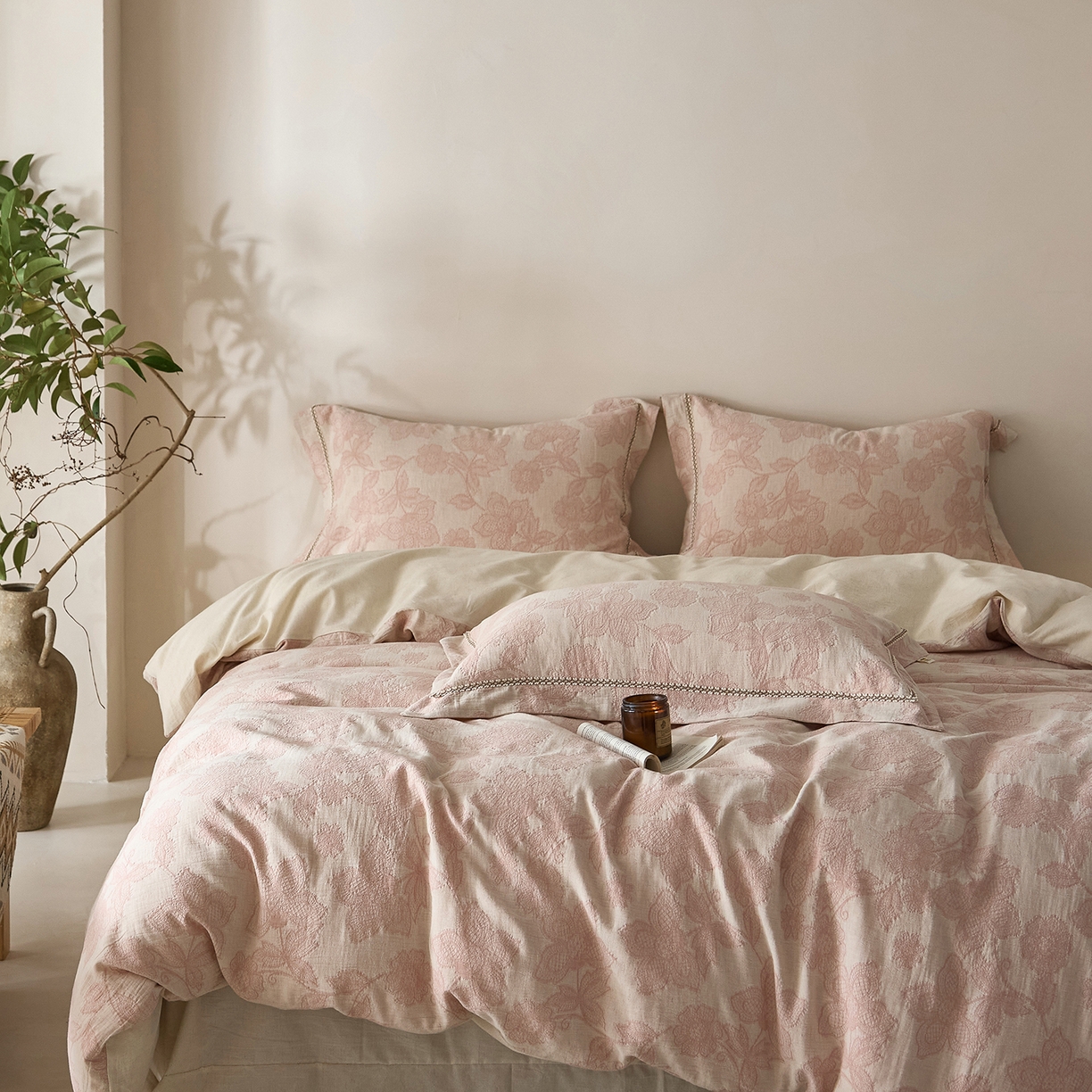 91家纺网 家纺一手货源 找家纺 莱豫家纺 2026新款A类亚麻棉麻色织提花工艺款四件套 落庭霜粉