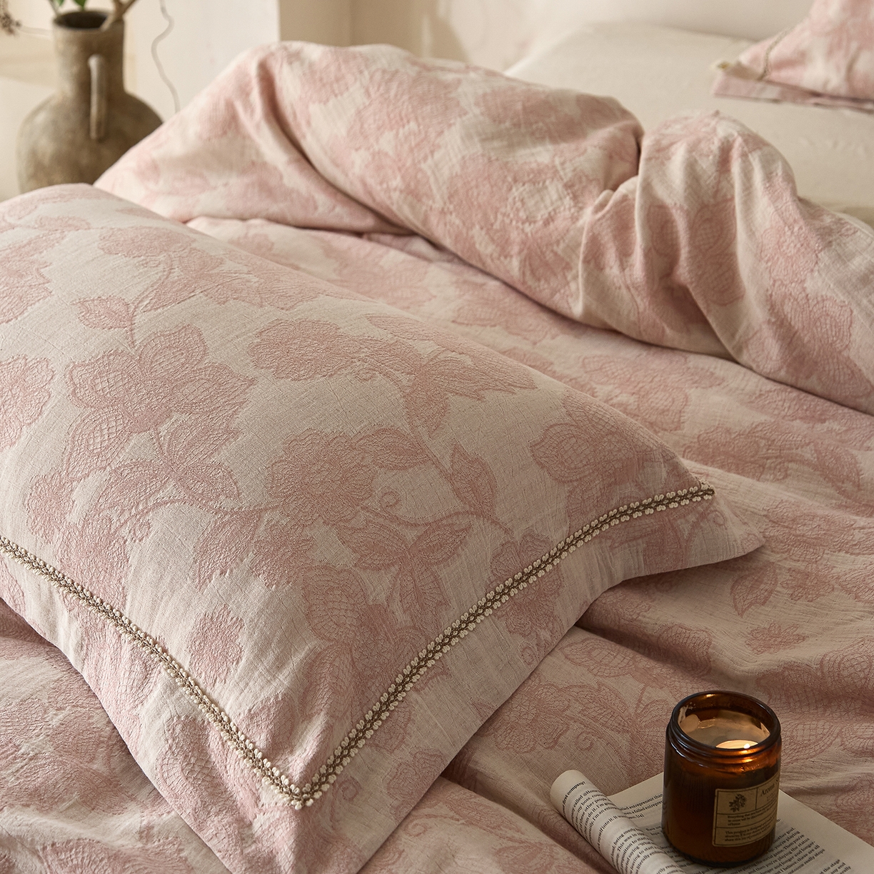 91家纺网 家纺一手货源 找家纺 莱豫家纺 2026新款A类亚麻棉麻色织提花工艺款四件套 落庭霜粉