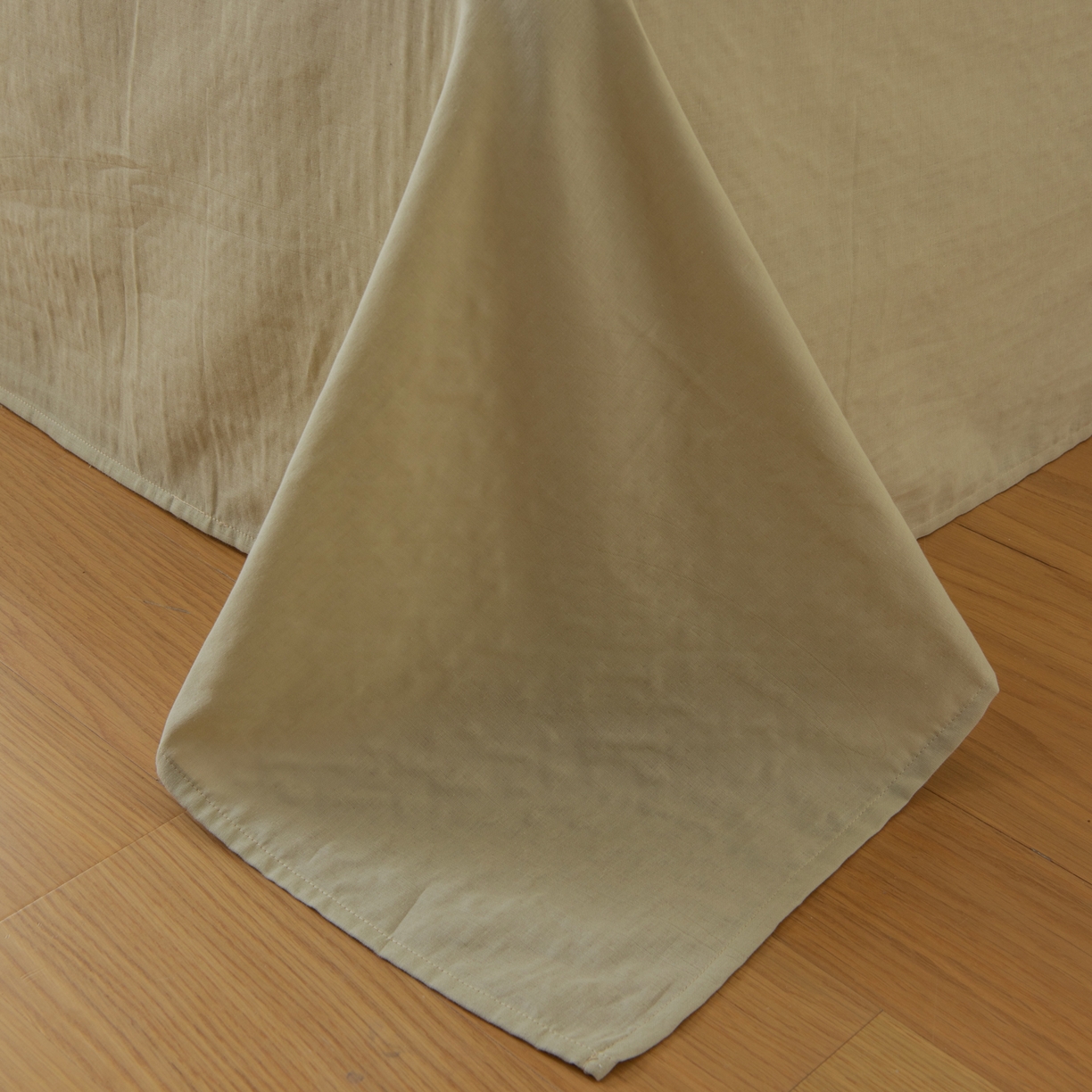 91家纺网 家纺一手货源 找家纺 雯雨家纺 2026春夏新款A类全棉有氧双层纱印花简约款四件套 布叮狗